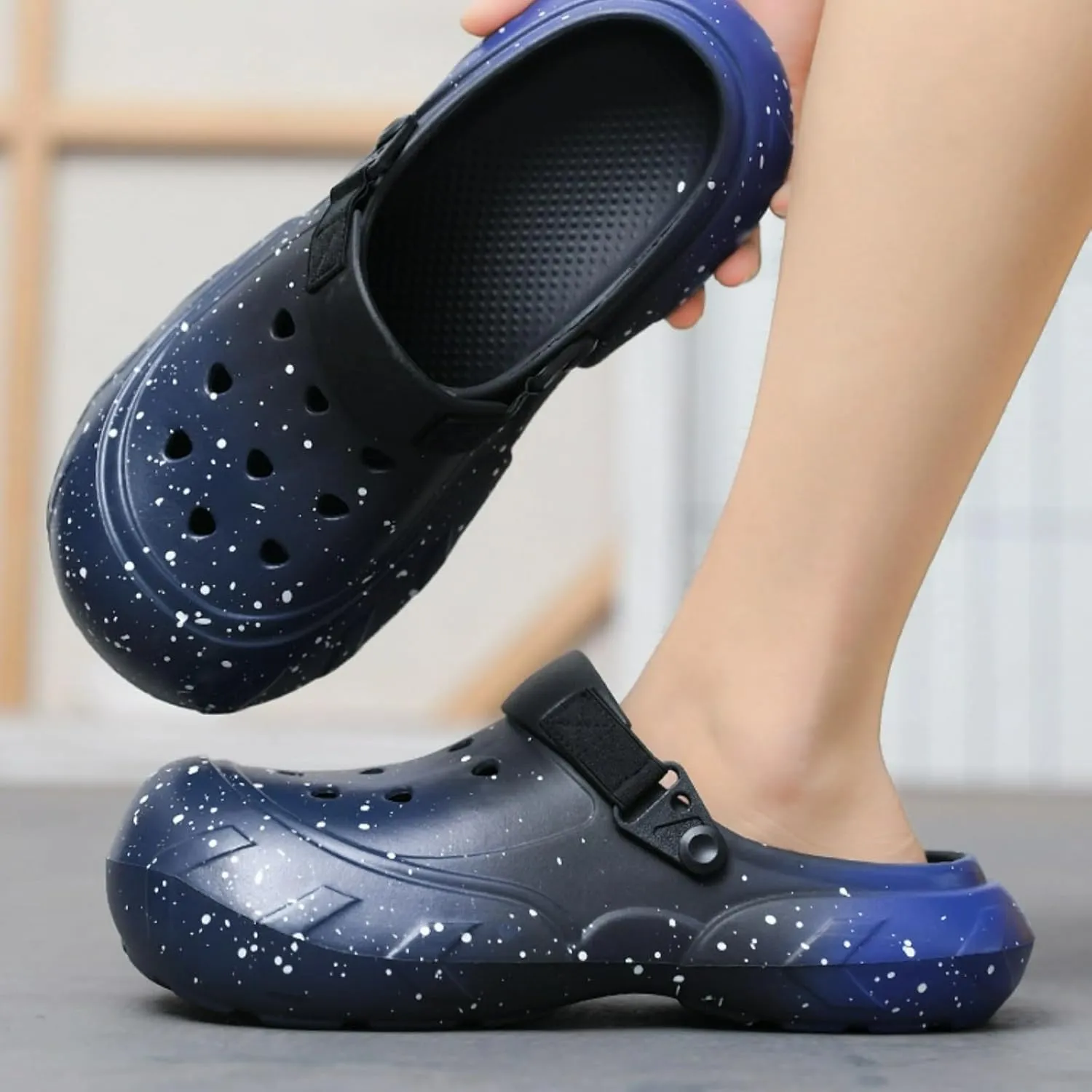 Gradient Color Slippers for Couples Clogs with Hole 2-in-1 Flip-Flop Design Lightweight EVA Durable Anti-Slip Soles Outdoor Travel Beach Sandals Indoor Shower Sandals