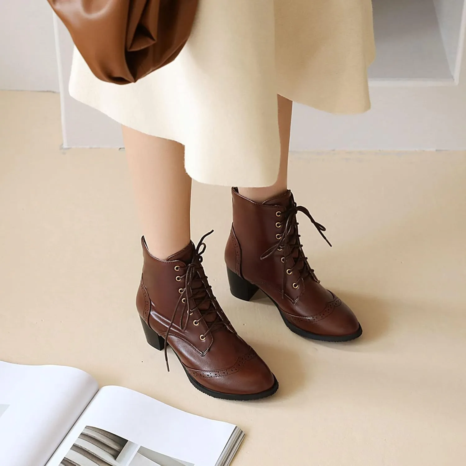 SHEMEE Women's Wingtip Block Heels Ankle Boots Lace-Up Stacked Chunky Heel Booties Round Toe Short Boots
