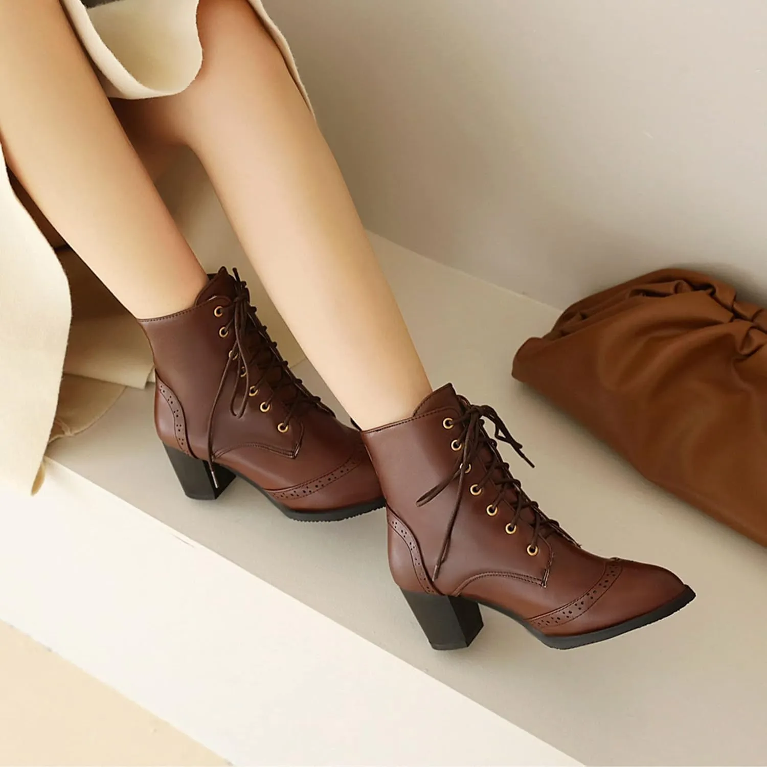 SHEMEE Women's Wingtip Block Heels Ankle Boots Lace-Up Stacked Chunky Heel Booties Round Toe Short Boots