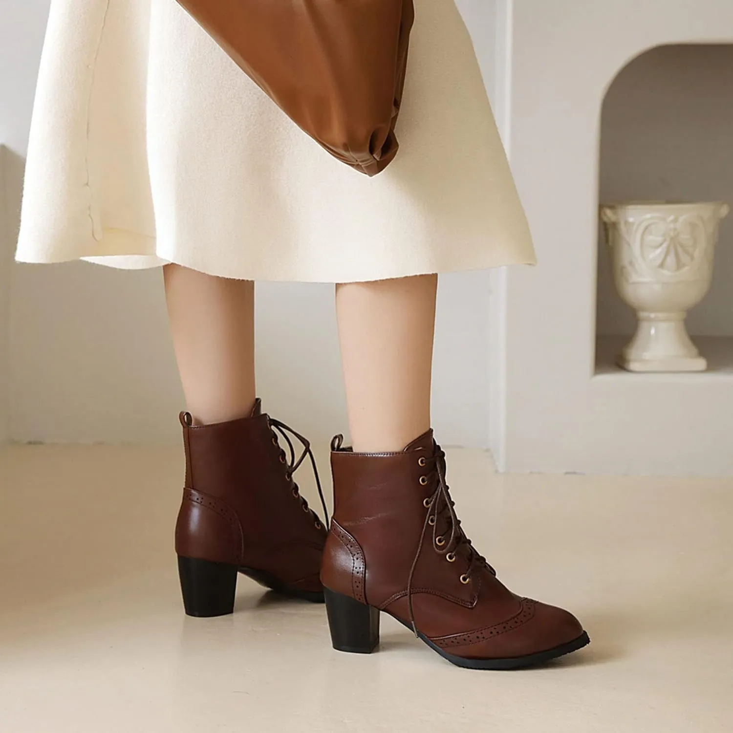 SHEMEE Women's Wingtip Block Heels Ankle Boots Lace-Up Stacked Chunky Heel Booties Round Toe Short Boots