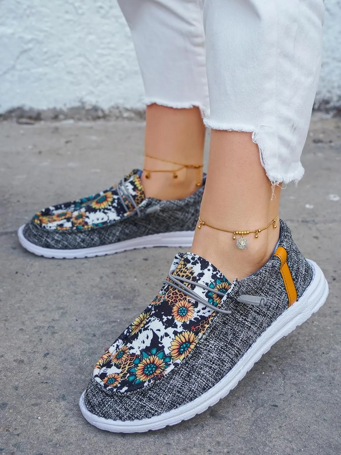 Unisex Chic Sunflower Pattern Upper Canvas Loafers Elastic Lace-up Closure Slip-on Sneakers Comfort Walking Boat Shoes Lightweight Breathable Sports Shoes for Women/Men Adults/Teenagers, White/Black