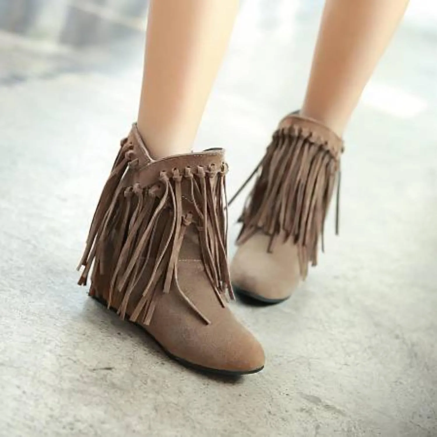 Women's Hidden Wedge Fringe Boots Round Toe Suede Western Tassel Cowboys Ankle Boots Casual Fashion Vintage Flat Pull On Short Boots